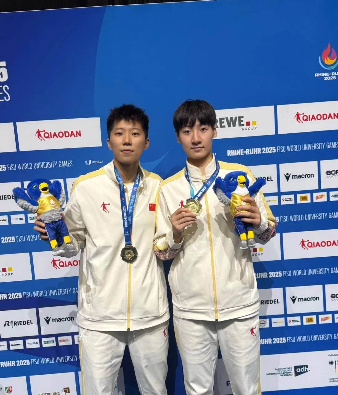 李星诺、赵若含！为国争光！