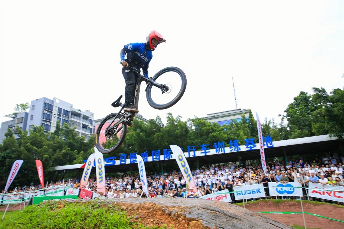 软尾争锋！ “L-TWOO杯”2025喜德盛四季联赛夏季赛圆满成功