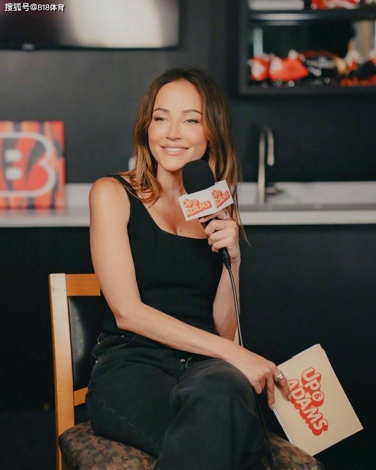 撩妹!杜兰特邀约美女主播:来看火箭比赛吧,赛后请你吃德州小烧烤