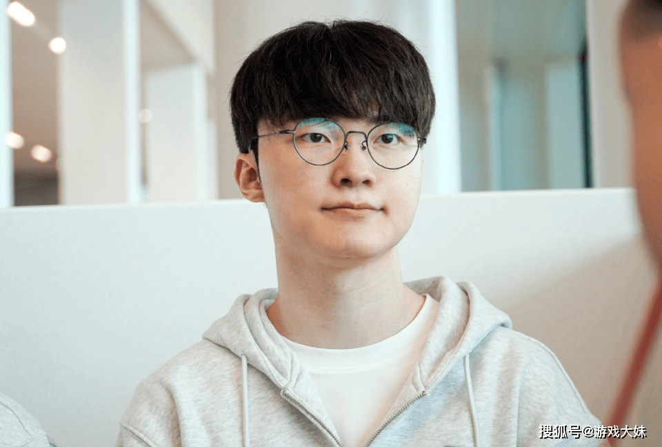 LOL官方再(zài)次(cì)發(fā)文強(qiáng)調(diào)，faker就是(shì)传奇(qí)选手，地(dì)位无人能撼动