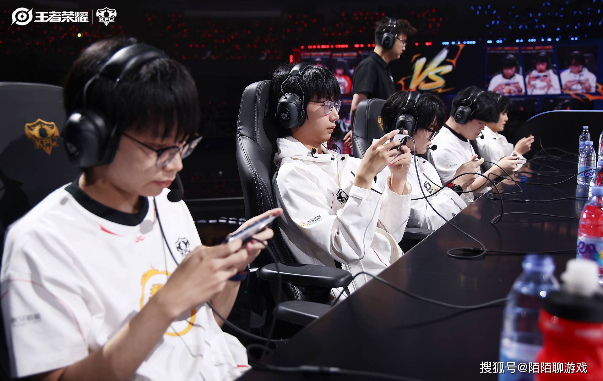 2025年KPL年总战队分析：AG剑指7连冠，久哲轮换值得期待，JDG没戏！