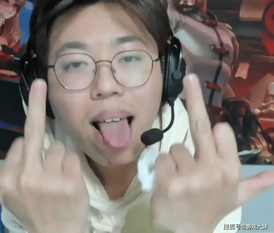 王者荣耀主播(bō)嘲(cháo)讽uzi沒(méi)冠军，并表示一诺如果打LOL，随便碾压faker