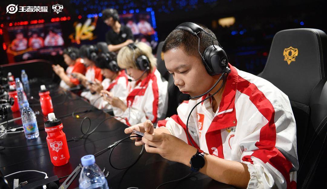 当孟家俊成为成都AG超玩会.大帅：自信与克制