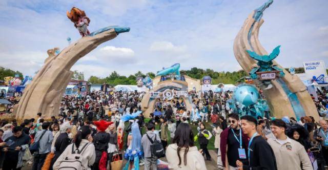 《王(wáng)者荣耀(yào)世界(jiè)》讲了个能(néng)让王(wáng)者玩家欢喜的故(gù)事